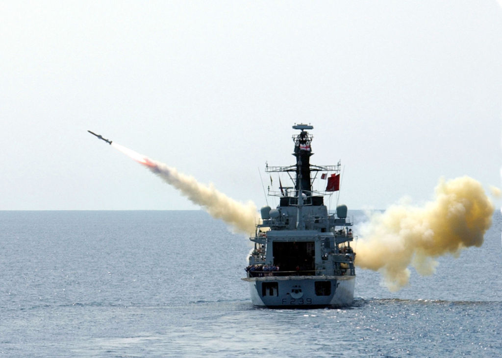 US_Navy_020612-N-9407M-518_British_frigate_HMS_Richmond_F-239_launches_an_AGM-84A_%5EldquoHarpoon%5Erdquo_missile-1440x1029.jpg