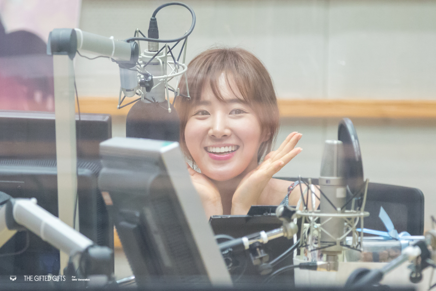 160626 Kiss the Radio 유리 by TheGiftedGifts bittersoursweet (15).jpg