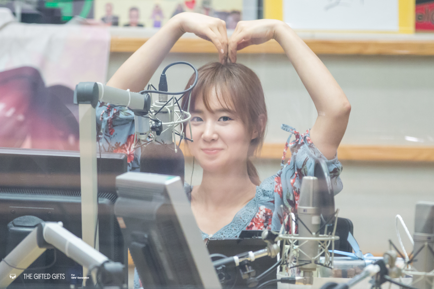 160626 Kiss the Radio 유리 by TheGiftedGifts bittersoursweet (11).jpg