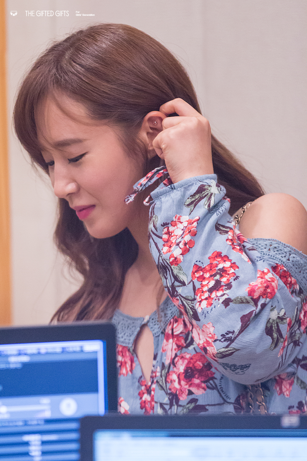 160626 Kiss the Radio 유리 by TheGiftedGifts bittersoursweet (20).jpg