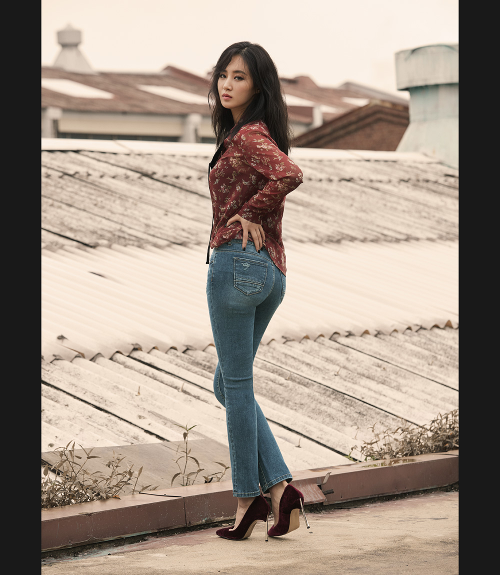 170824 BLACKEY Jeans Lookbook 2017 FW 유리 (2).jpg