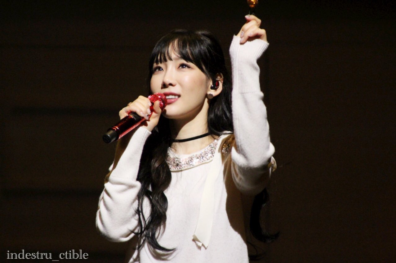 171224 The Magic Of Christmas Time 태연 by indestru_ctible (4).jpg