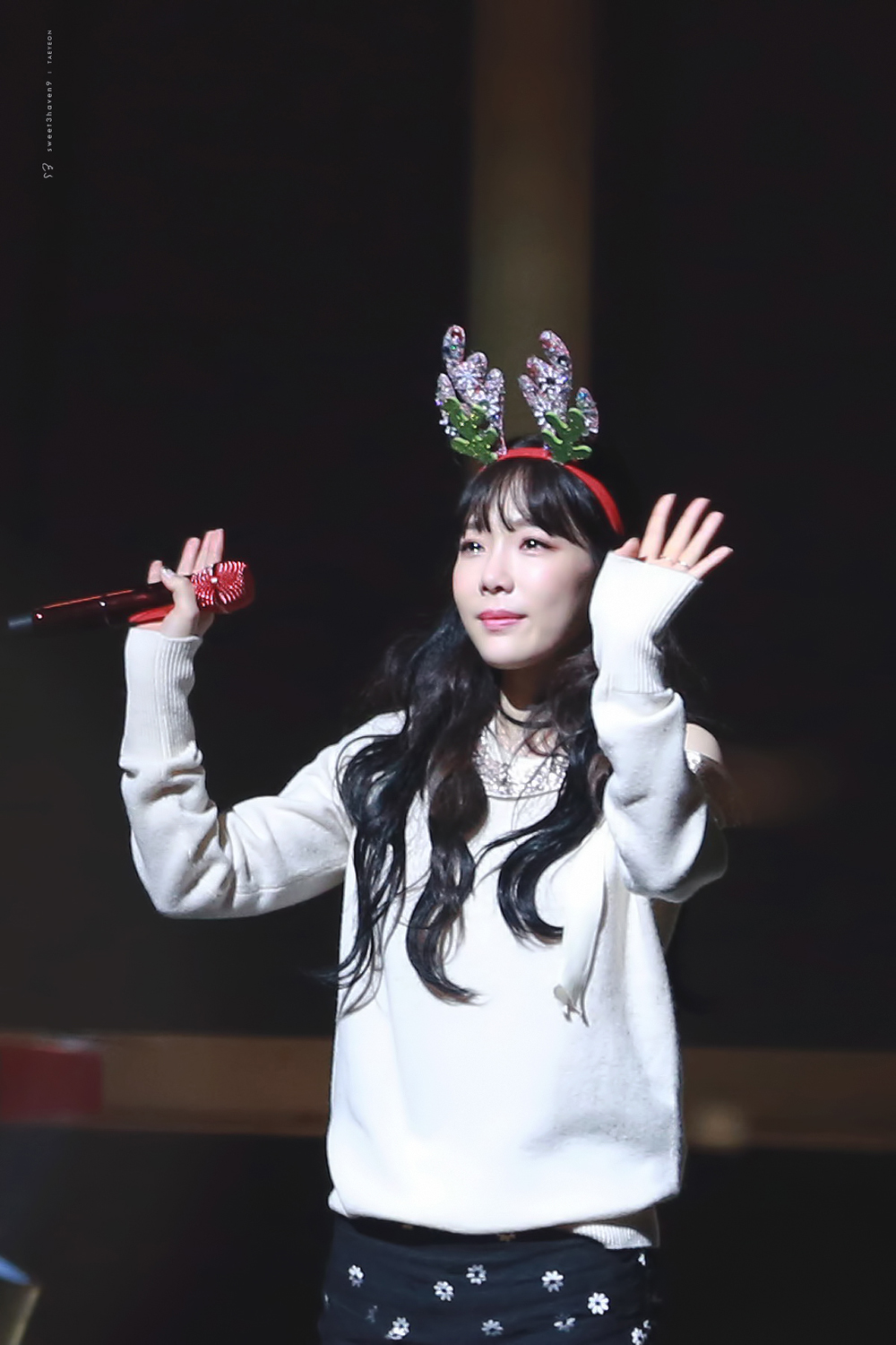 171224 The Magic Of Christmas Time 태연 by SWEET3HAVEN9 (2).jpg