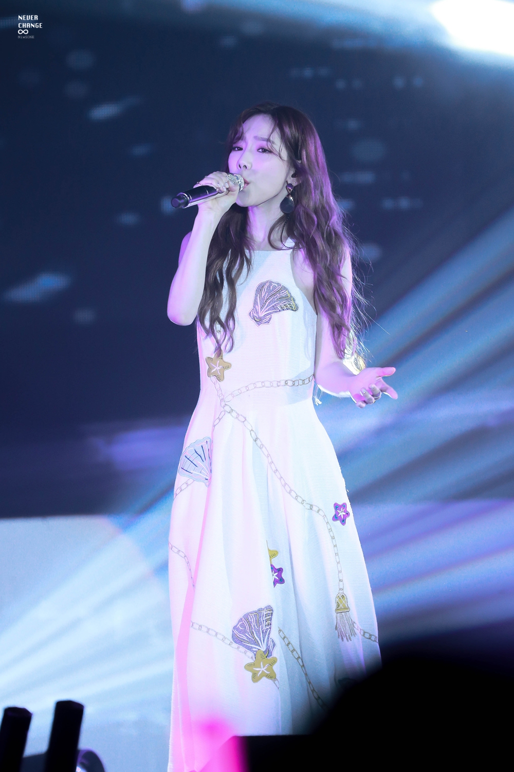 180520 Wonder K Concert in HongKong 태연 by MiwSONE (5).jpg