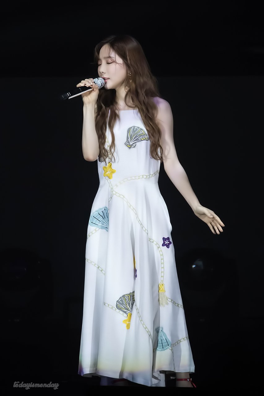 180520 Wonder K Concert in HongKong 태연 by todayisMONDAY_ (2).jpg