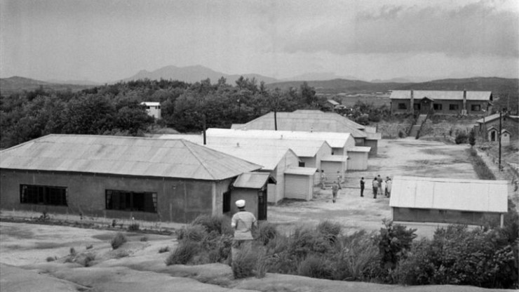 1953년 10월 군사정전위원회 본부 구역 및 공동경비구역이 설치되었다..jpg