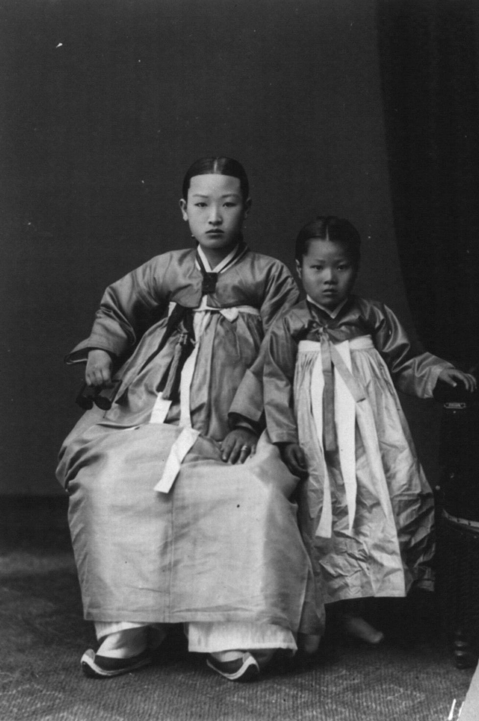 Korea-History-1910-1920-Korean.mother.child-Carpenter.Collection.jpg