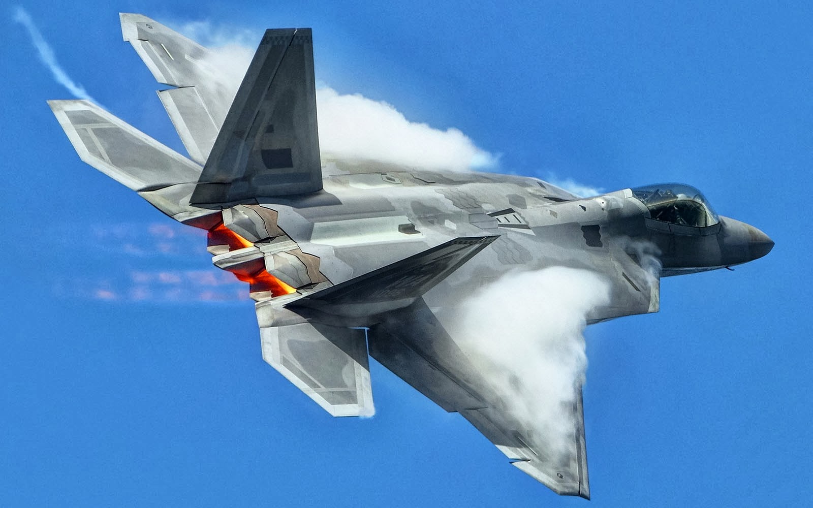 Lockheed Martin F-22 Raptor Wallpapers (6).jpg